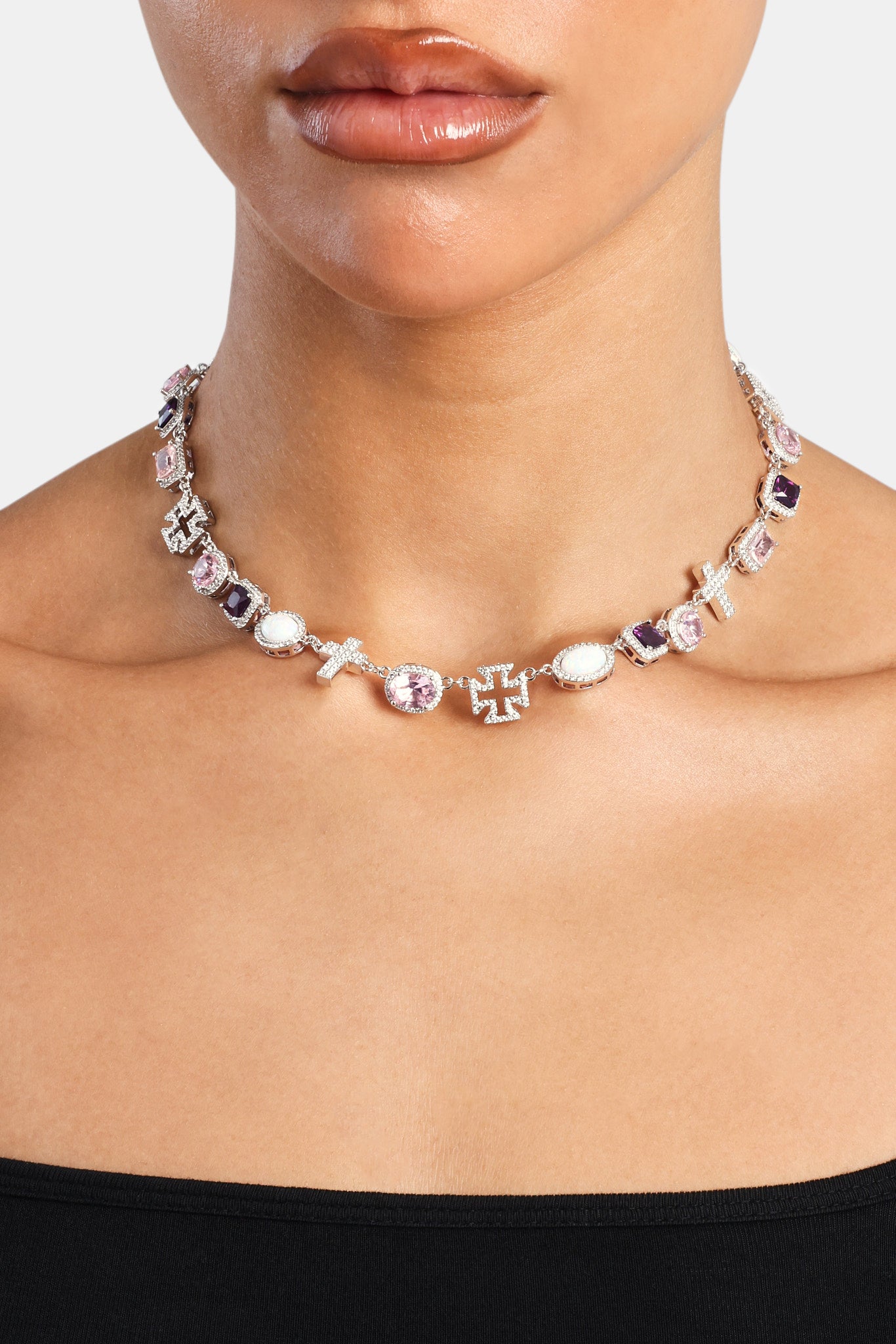 Kette mit rosa Edelstein und Kreuzmotiv – Weiß